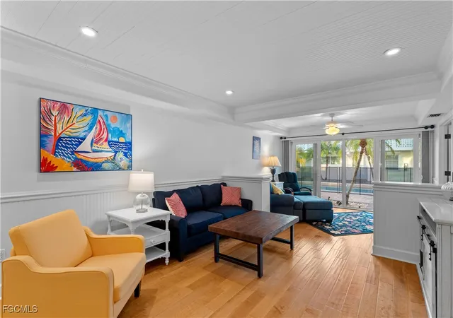 Listing Photo 2 - Condo for sale in building located at 320 14Th Ave S, Naples, FL 34102 - Unit #320C