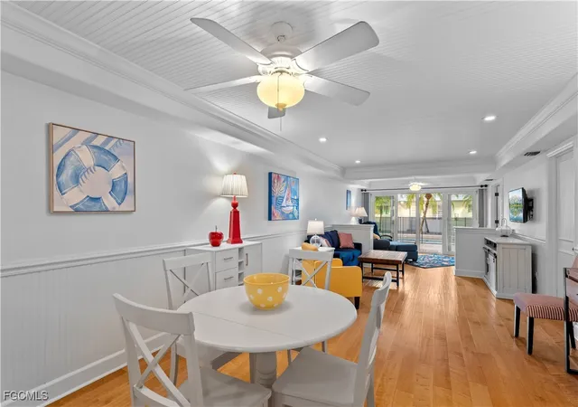 Listing Photo 4 - Condo for sale in building located at 320 14Th Ave S, Naples, FL 34102 - Unit #320C