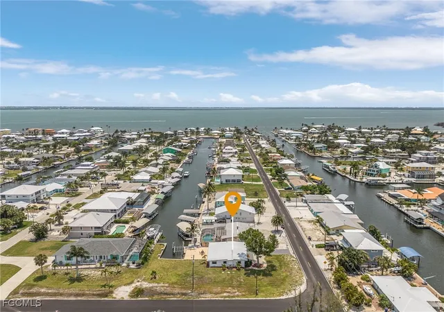 Photo 3 of Sale Pending at 2390 Oleander St, Saint James City, FL 33956 | MLS# 2025022633 | Listing updated on 2026-08-21