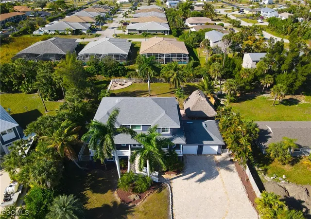 Photo 2 of Single family home for sale at 16700 Wisteria Dr, Fort Myers, FL 33908 | MLS# 2025023404 | Listing updated on 2026-08-22