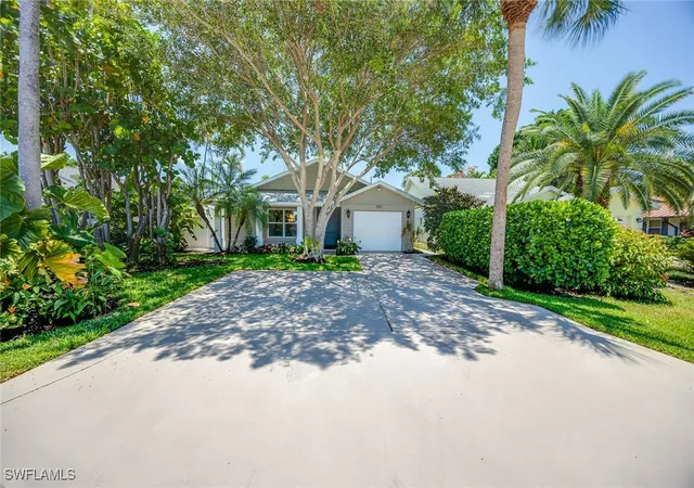 Photo 2 of Sale Pending at 816 102nd Avenue N, Naples, FL 34108 | MLS# 225083856 | Listing updated on 2026-08-27
