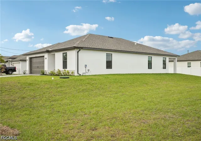 Photo 2 of Single family home for sale at 144 Blackstone Dr, Fort Myers, FL 33913 | MLS# 2025026365 | Listing updated on 2026-08-21