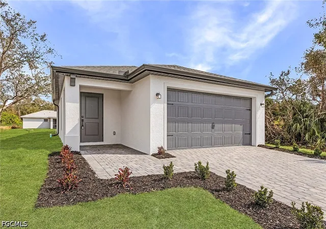 Photo 1 of Single family home for sale at 134 Zobora Cir, Fort Myers, FL 33913 | MLS# 2025026367 | Listing updated on 2026-08-21