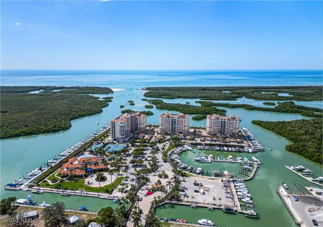 Listing Photo 4 - Condo for sale in building located at 435 Dockside Dr, Naples, FL 34110 - Unit #B702
