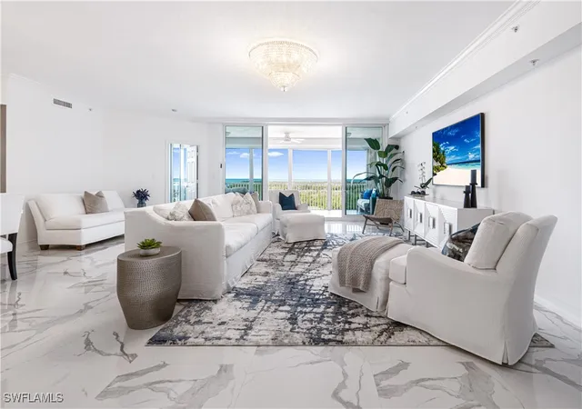 Listing Photo 5 - Condo for sale in building located at 435 Dockside Dr, Naples, FL 34110 - Unit #B702