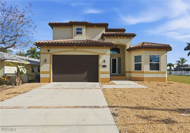 Photo 1 of Single family home for sale at 2038 Bahama Ave, Fort Myers, FL 33905 | MLS# 2026000079 | Listing updated on 2026-08-21