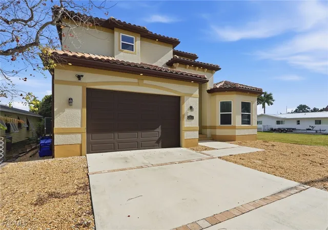 Photo 3 of Single family home for sale at 2038 Bahama Ave, Fort Myers, FL 33905 | MLS# 2026000079 | Listing updated on 2026-08-21