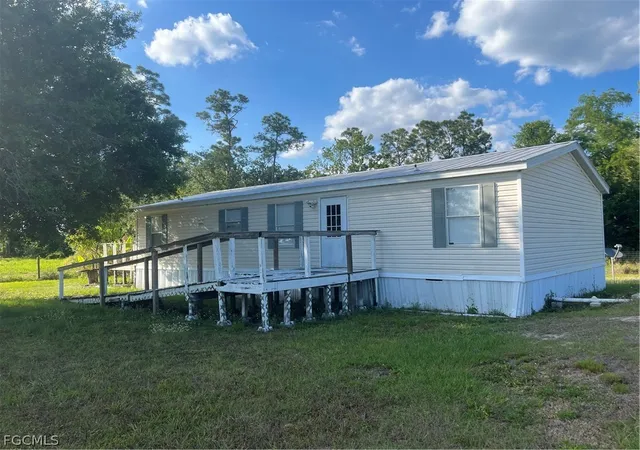Photo 3 of Sale Pending at 1195 Blueberry Ln, Labelle, FL 33935 | MLS# 2026000843 | Listing updated on 2026-08-24