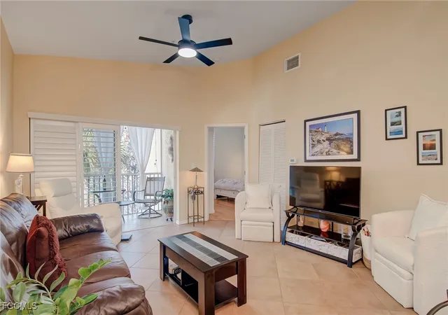 Listing Photo 4 - Condo for sale in building located at 15440 Bellamar Cir, Fort Myers, FL 33908 - Unit #2921