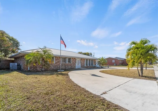 Photo 1 of Single family home for sale at 610 E Avenida Del Rio, Clewiston, FL 33440 | MLS# 2025026203 | Listing updated on 2026-08-25