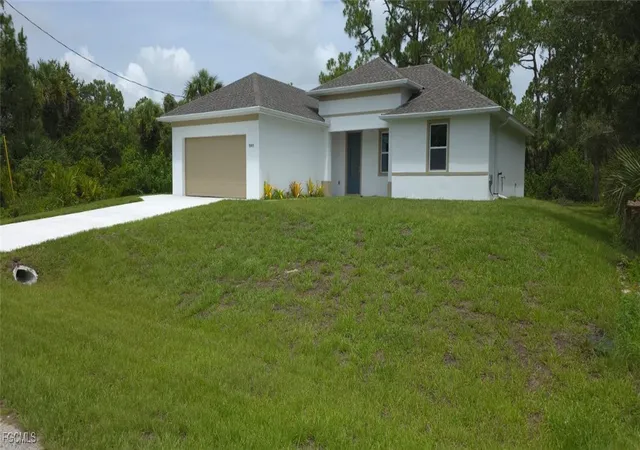 Photo 2 of Single family home for sale at 5005 Eifel Ln, Labelle, FL 33935 | MLS# 2026001563 | Listing updated on 2026-08-21