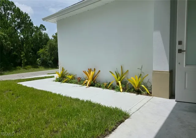 Photo 3 of Single family home for sale at 5005 Eifel Ln, Labelle, FL 33935 | MLS# 2026001563 | Listing updated on 2026-08-21