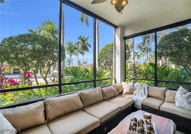 Listing Photo 4 - Condo for sale in building located at 985 Sandpiper St Sw, Naples, FL 34102 - Unit #I103