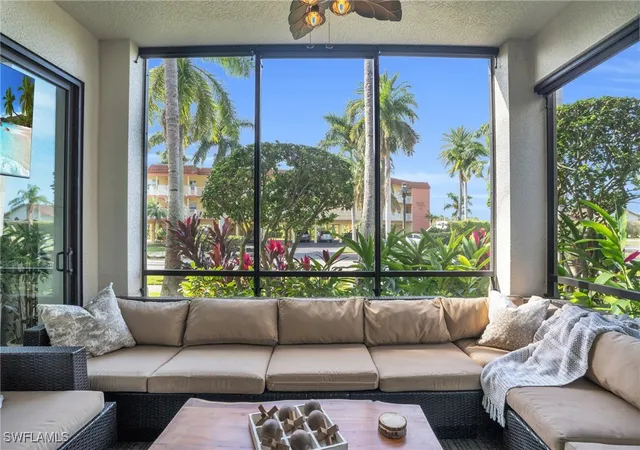 Listing Photo 5 - Condo for sale in building located at 985 Sandpiper St Sw, Naples, FL 34102 - Unit #I103