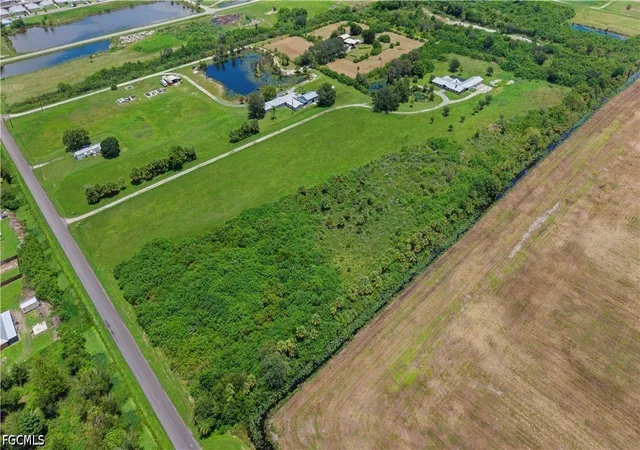Photo 3 of Single family home for sale at 1085 West Ave, Moore Haven, FL 33471 | MLS# 2026002536 | Listing updated on 2026-08-25