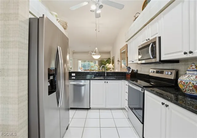 Listing Photo 5 - Condo for sale in building located at 14270 Hickory Links Ct, Fort Myers, FL 33912 - Unit #2123