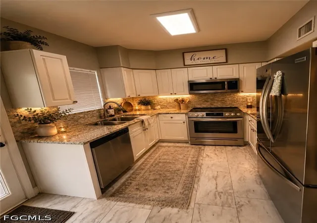 Listing Photo 3 - Condo for sale in building located at 4160 Castilla Cir, Fort Myers, FL 33916 - Unit #103