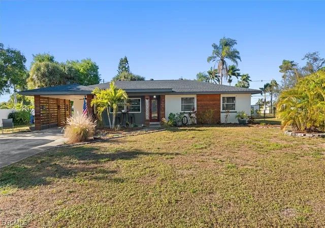 Photo 1 of Sale Pending at 3945 Edgewood Ave, Fort Myers, FL 33916 | MLS# 2026006705 | Listing updated on 2026-08-30