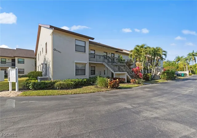 Photo 3 of Condo for sale at 9305 Lake Park Dr #102, Fort Myers, FL 33919 | MLS# 2026006735 | Listing updated on 2026-09-28