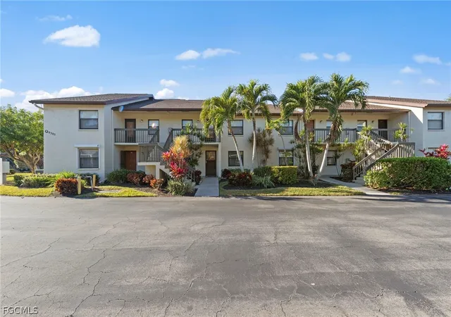 Photo 4 of Condo for sale at 9305 Lake Park Dr #102, Fort Myers, FL 33919 | MLS# 2026006735 | Listing updated on 2026-09-28