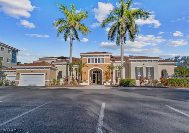 Listing Photo 5 - Condo for sale in building located at 4530 Botanical Pl Cir, Naples, FL 34112 - Unit #406