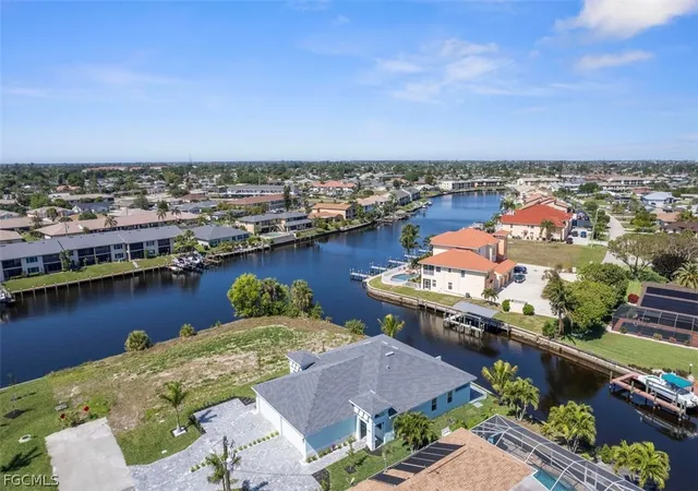 Photo 3 of Townhouse for sale at 1107 SE 38th Street, Cape Coral, FL 33904 | MLS# 2026008139 | Listing updated on 2026-08-24