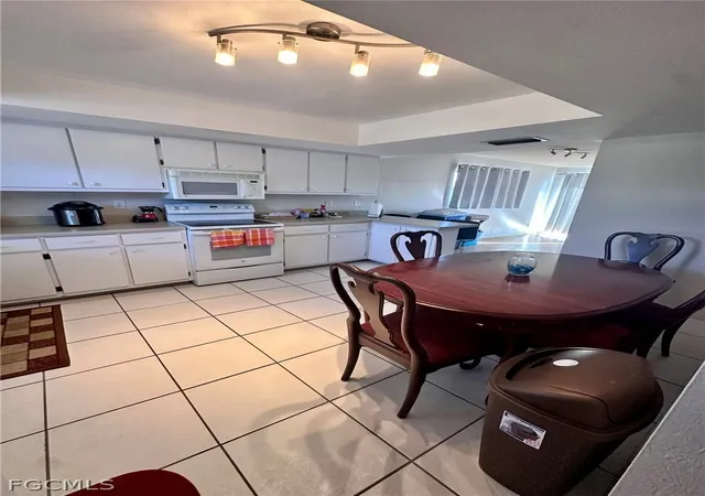 Listing Photo 4 - Condo for sale in building located at 5917 Littlestone Ct, North Fort Myers, FL 33903 - Unit #201