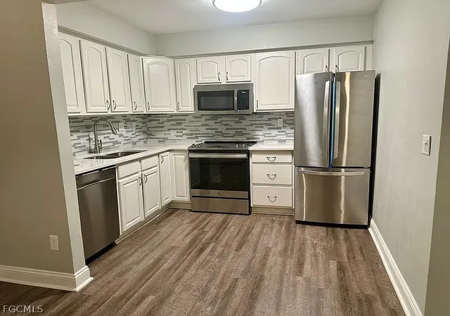 Listing Photo 5 - Condo for sale in building located at 6168 Principia Dr, Fort Myers, FL 33919 - Unit #2