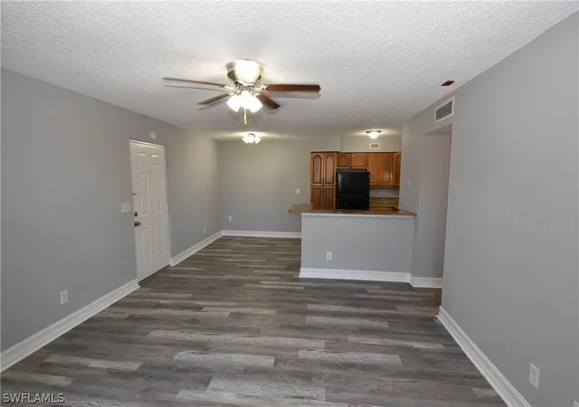 Listing Photo 5 - Condo for sale in building located at 13545 Eagle Ridge Dr, Fort Myers, FL 33912 - Unit #818