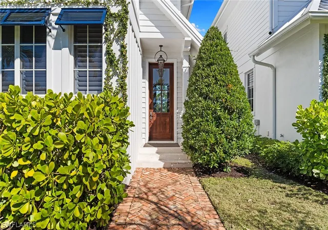 Photo 3 of Single family home for sale at 901 10th Avenue S, Naples, FL 34102 | MLS# 226009201 | Listing updated on 2026-08-25