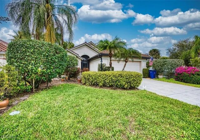 Photo 3 of Sale Pending at 9917 Las Casas Dr, Fort Myers, FL 33919 | MLS# 2026010509 | Listing updated on 2026-08-22