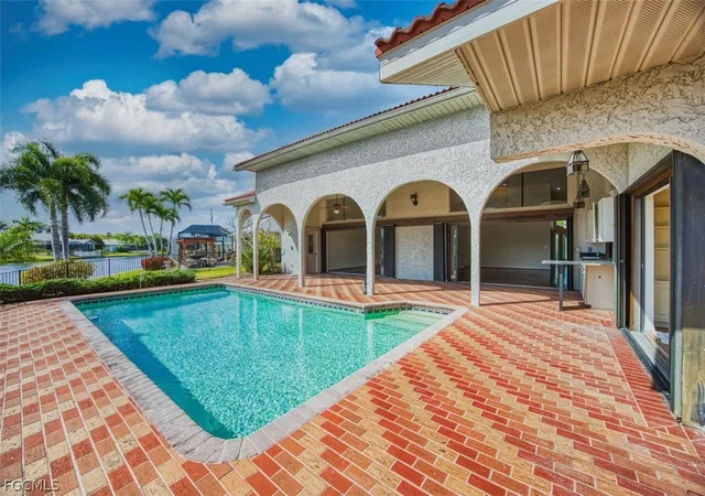 Photo 3 of Single family home for sale at 6896 Erin Marie Ct, Fort Myers, FL 33919 | MLS# 2026010916 | Listing updated on 2026-09-30