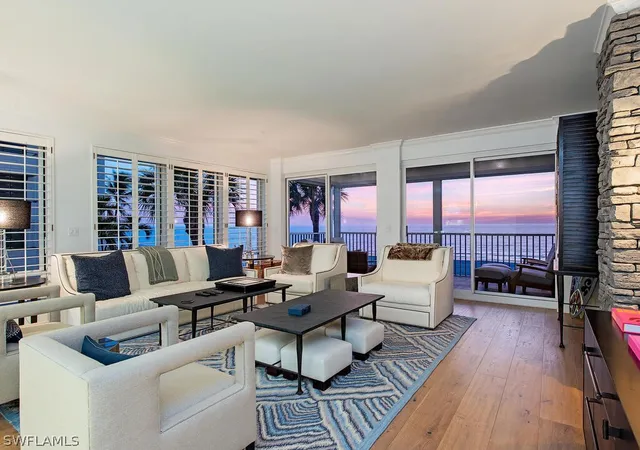Listing Photo 4 - Condo for sale in building located at 9811 Gulf Shore Dr, Naples, FL 34108 - Unit #101