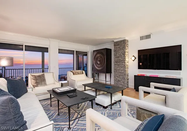 Listing Photo 5 - Condo for sale in building located at 9811 Gulf Shore Dr, Naples, FL 34108 - Unit #101