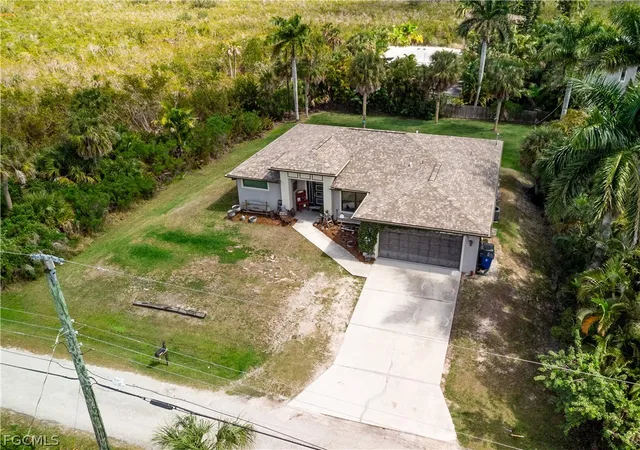 Photo 3 of Single family home for sale at 14661 Martin Dr, Fort Myers, FL 33908 | MLS# 2026012020 | Listing updated on 2026-08-22