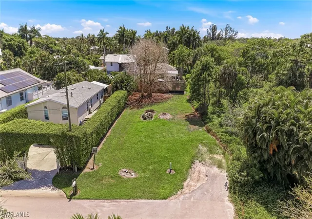 Photo 3 of Sale Pending at 2332 Sunset Ave, Naples, FL 34112 | MLS# 226010910 | Listing updated on 2026-08-21