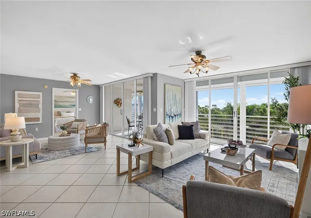 Listing Photo 4 - Condo for sale in building located at 285 Naples Cvs Dr, Naples, FL 34110 - Unit #1703