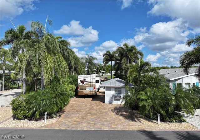 Photo 1 of Sale Pending at 5958 Brightwood Dr, Fort Myers, FL 33905 | MLS# 226008324 | Listing updated on 2026-08-20