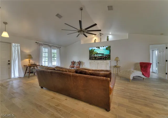 Photo 4 of Single family home for sale at 1270 Riverbend Dr, Labelle, FL 33935 | MLS# 2026013225 | Listing updated on 2026-08-19