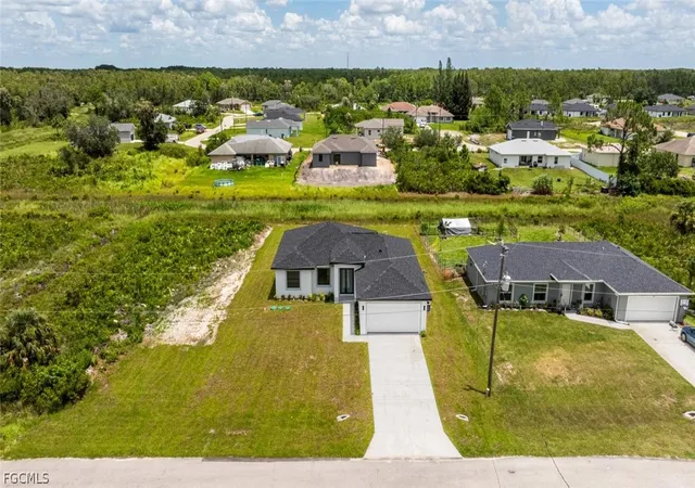 Photo 3 of Single family home for sale at 420 Yolanda St, Lehigh Acres, FL 33972 | MLS# 2026013368 | Listing updated on 2026-08-19