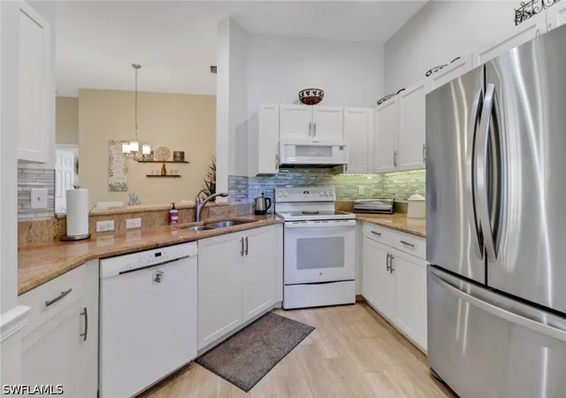 Listing Photo 5 - Condo for sale in building located at 184 Vintage Cir, Naples, FL 34119 - Unit #N201