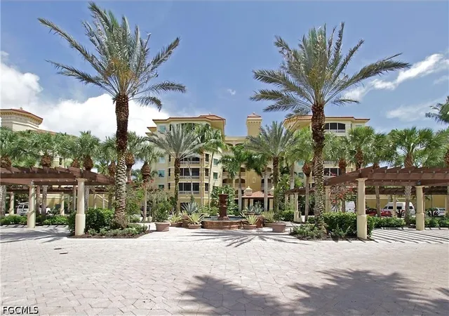 Photo 3 of Condo for sale at 2738 Tiburon Blvd E #B403, Naples, FL 34109 | MLS# 2026014983 | Listing updated on 2026-08-19
