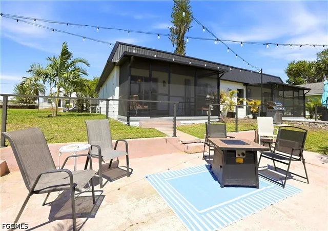 Listing Photo 4 - Condo for sale in building located at 14963 Wise Wy, Fort Myers, FL 33905