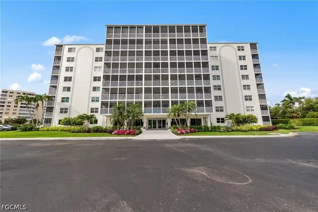 Listing Photo 2 - Condo for sale in 1 Bluebill Ave located at 1 Bluebill Ave, Naples, FL 34108 - Unit #402