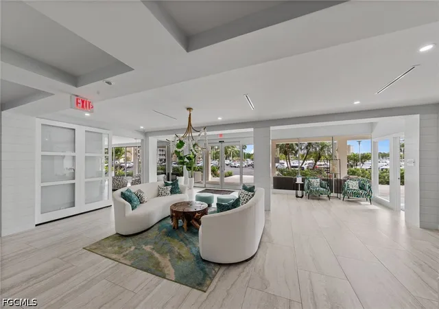 Listing Photo 4 - Condo for sale in building located at 1 Bluebill Ave, Naples, FL 34108 - Unit #402