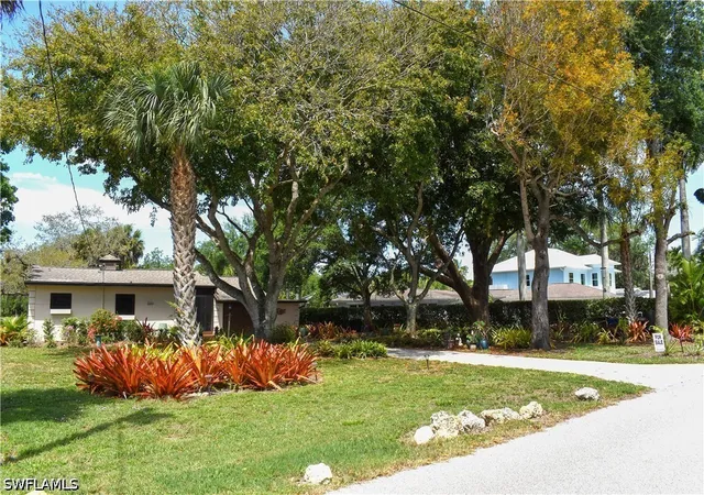 Photo 1 of Single family home for sale at 27213 Rio Vista Cir, Bonita Springs, FL 34135 | MLS# 226015155 | Listing updated on 2026-08-19