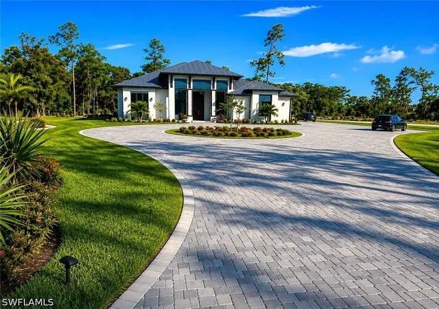 Photo 1 of Single family home for sale at 6423 Livingston Woods Ln, Naples, FL 34109 | MLS# 226015220 | Listing updated on 2026-08-25