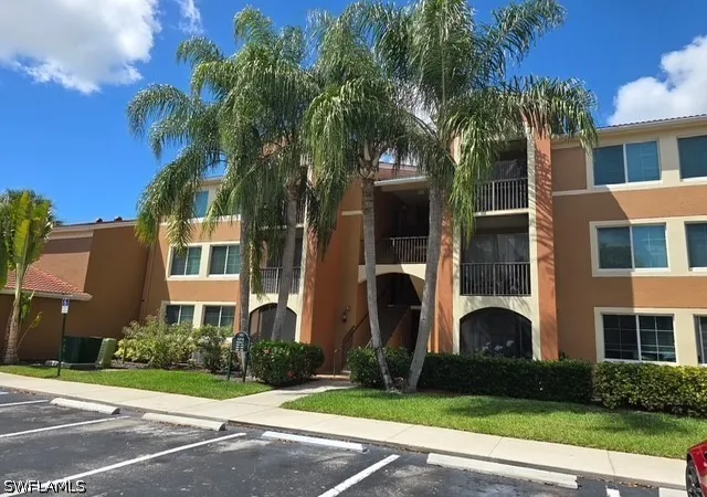 Listing Photo 5 - Condo for sale in building located at 1210 Reserve Wy, Naples, FL 34105 - Unit #204