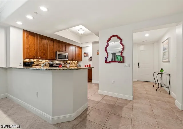 Listing Photo 5 - Condo for sale in building located at 1035 Sandpiper St, Naples, FL 34102 - Unit #F-104