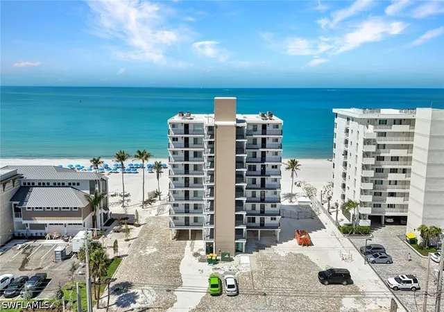 Listing Photo 2 - Condo for sale in building located at 26370 Hickory Blvd, Bonita Springs, FL 34134 - Unit #603